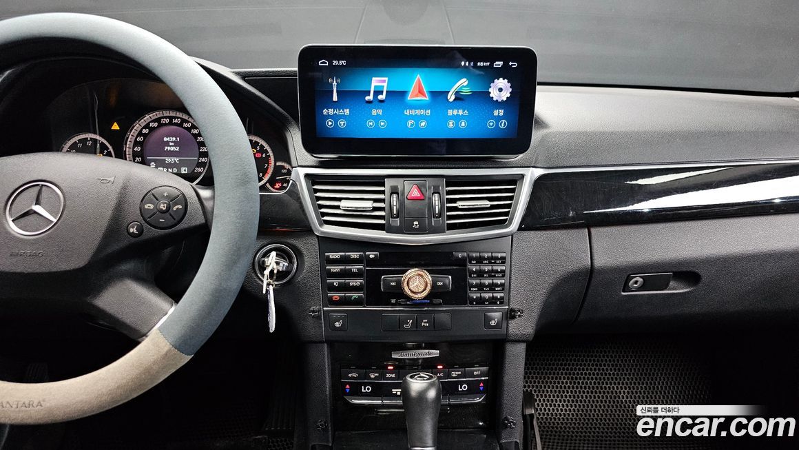 Mercedes-Benz E-Class 2010