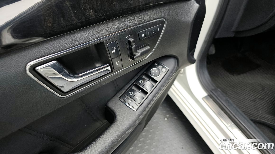 Mercedes-Benz E-Class 2010