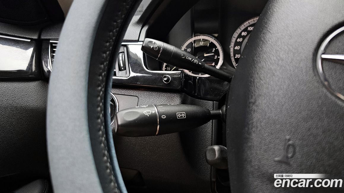 Mercedes-Benz E-Class 2010