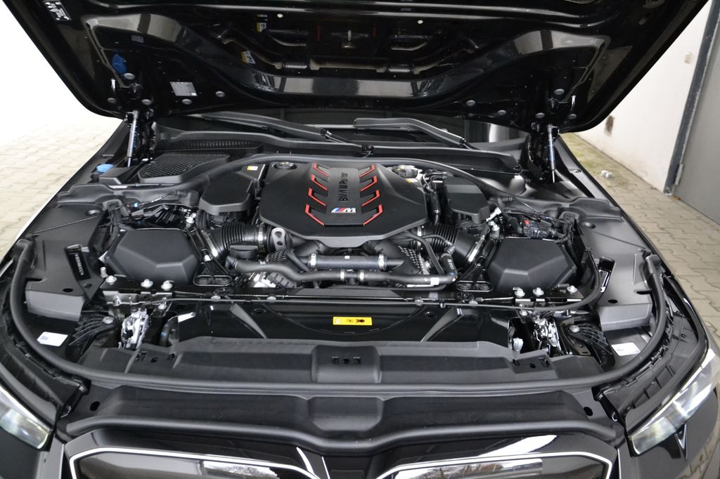 BMW M5 2025