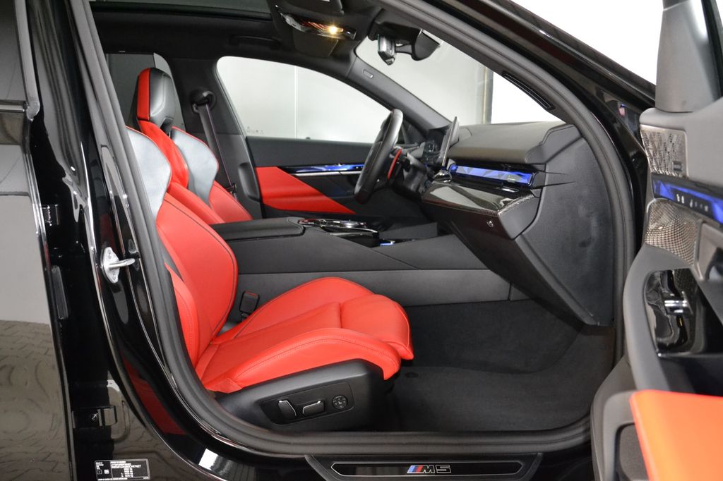 BMW M5 2025