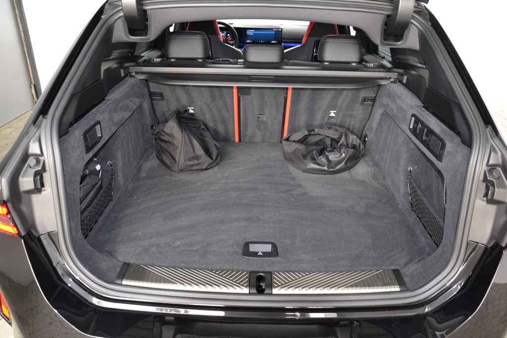 BMW M5 2025