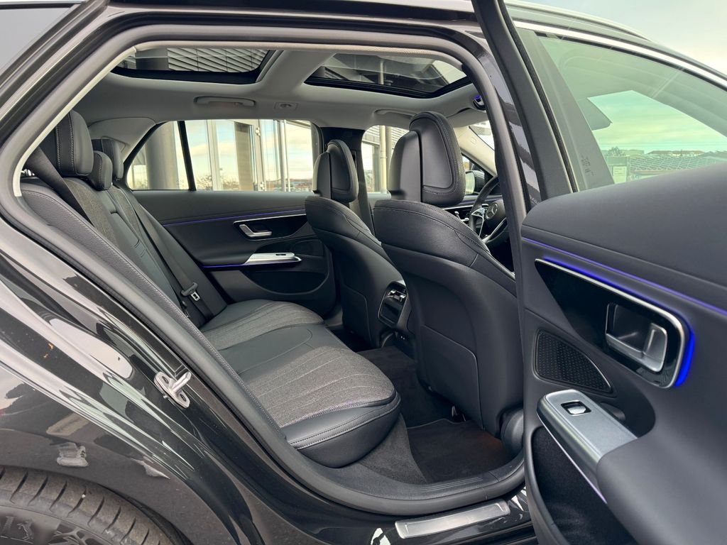 Mercedes-Benz E 300 2025