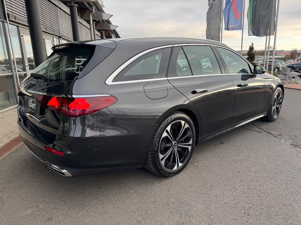 Mercedes-Benz E 300 2025