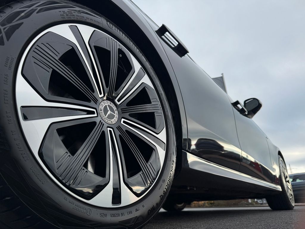 Mercedes-Benz E 300 2025