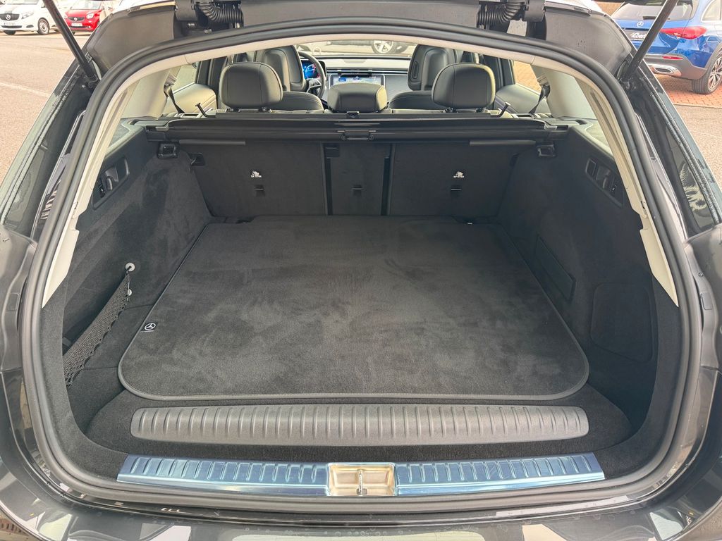 Mercedes-Benz E 300 2025