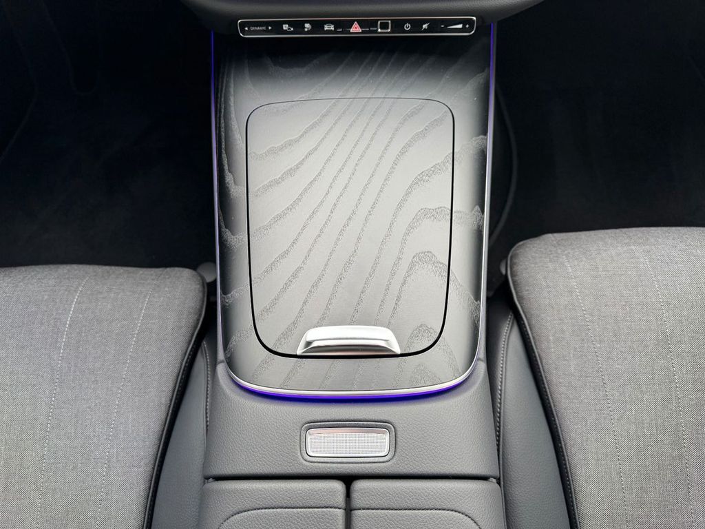 Mercedes-Benz E 300 2025