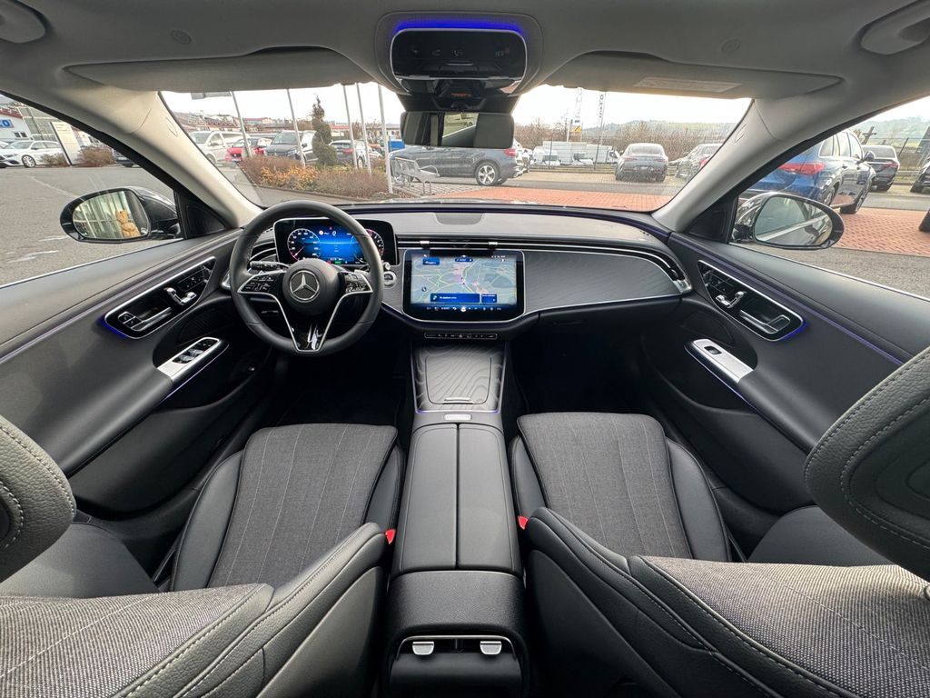 Mercedes-Benz E 300 2025