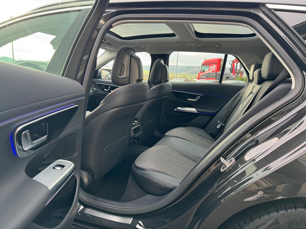 Mercedes-Benz E 300 2025