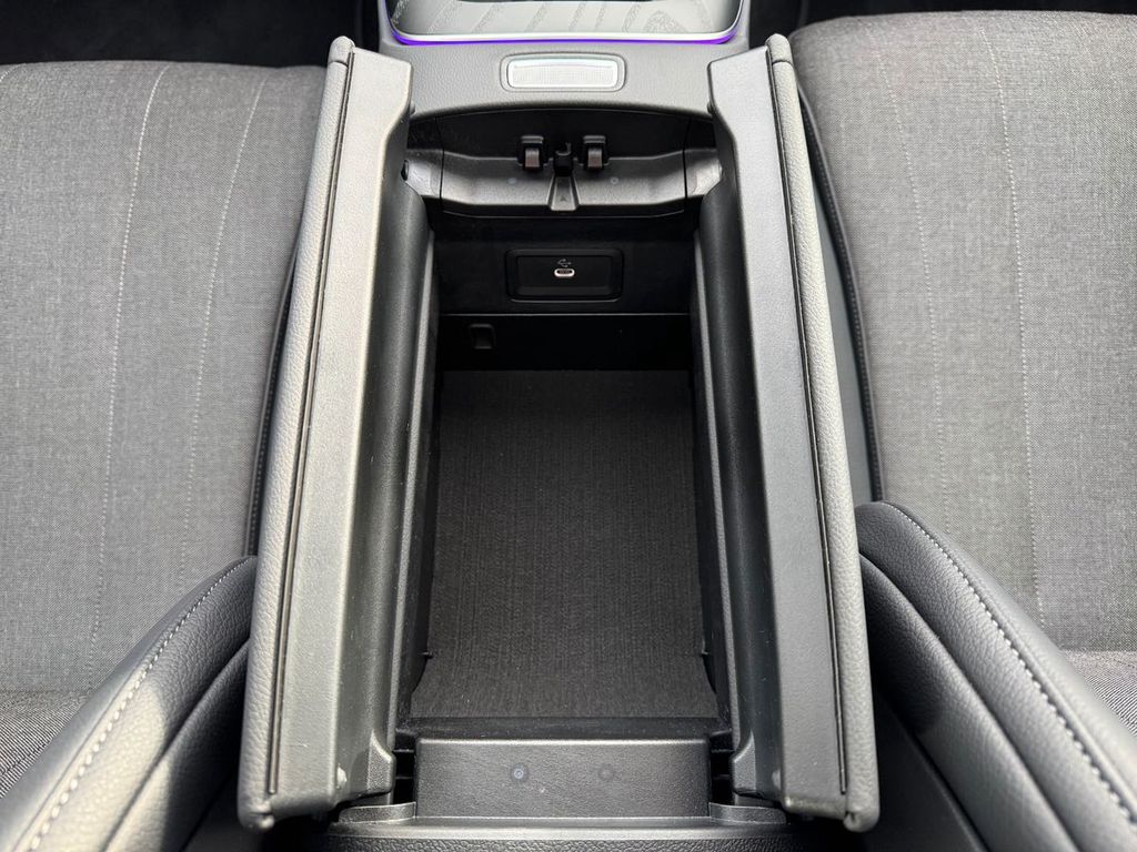 Mercedes-Benz E 300 2025