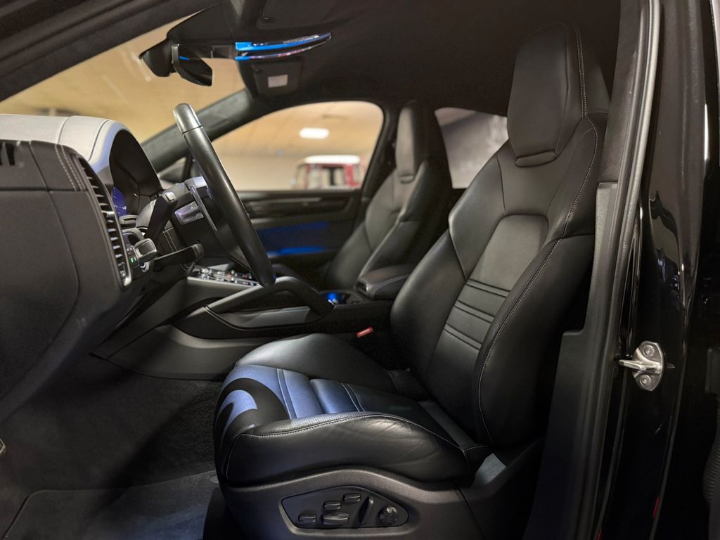 Porsche Cayenne 2022