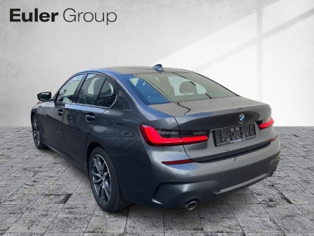 BMW 318 2021