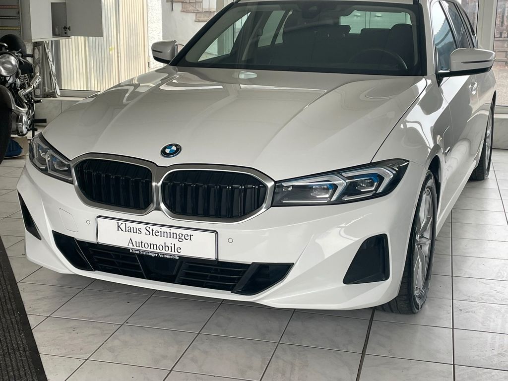 BMW 330 2022