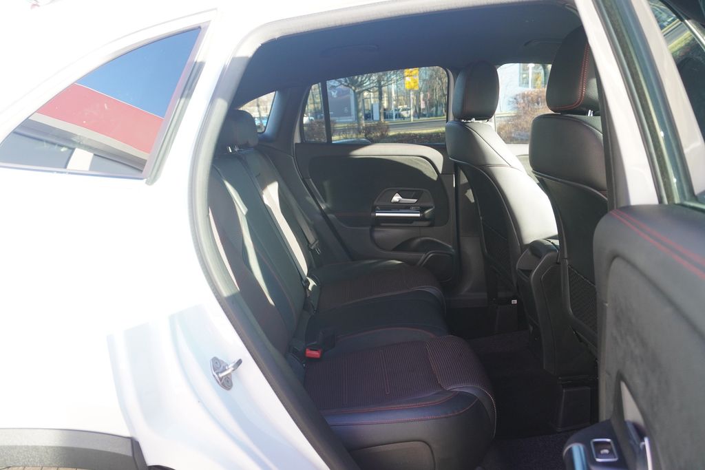 Mercedes-Benz GLA 180 2021