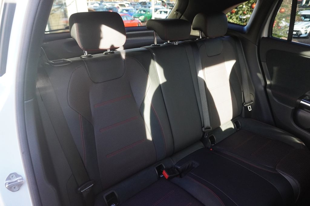 Mercedes-Benz GLA 180 2021