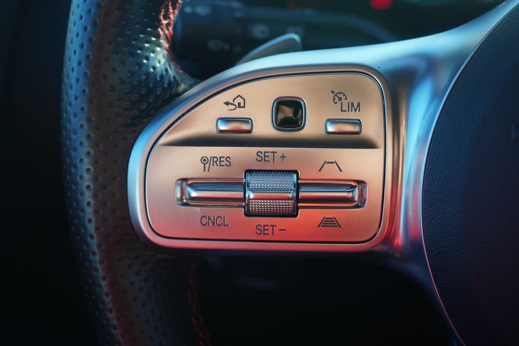 Mercedes-Benz GLA 180 2021