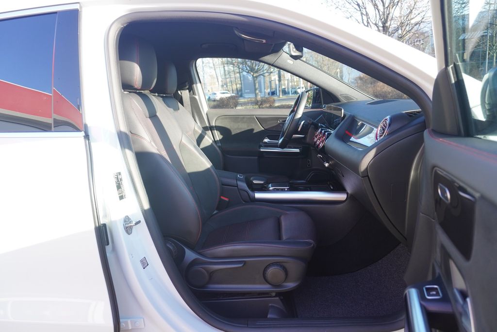 Mercedes-Benz GLA 180 2021