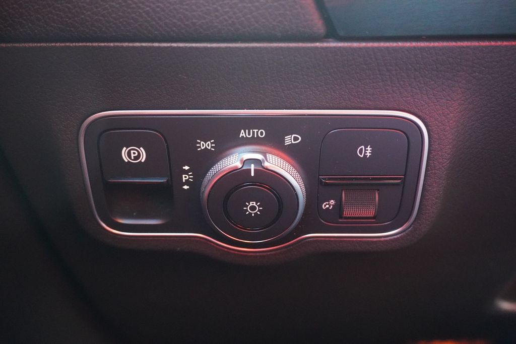 Mercedes-Benz GLA 180 2021