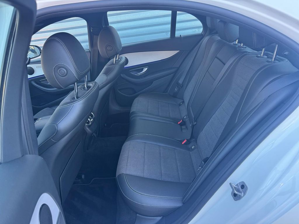 Mercedes-Benz E 220 2022