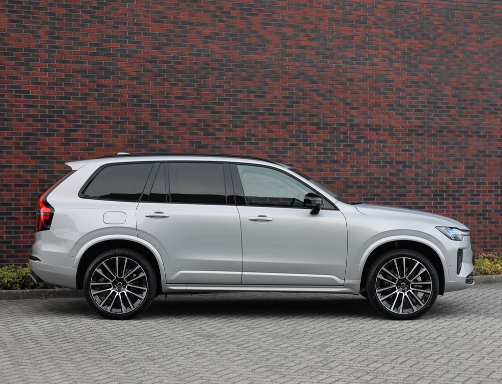 Volvo XC90 2025