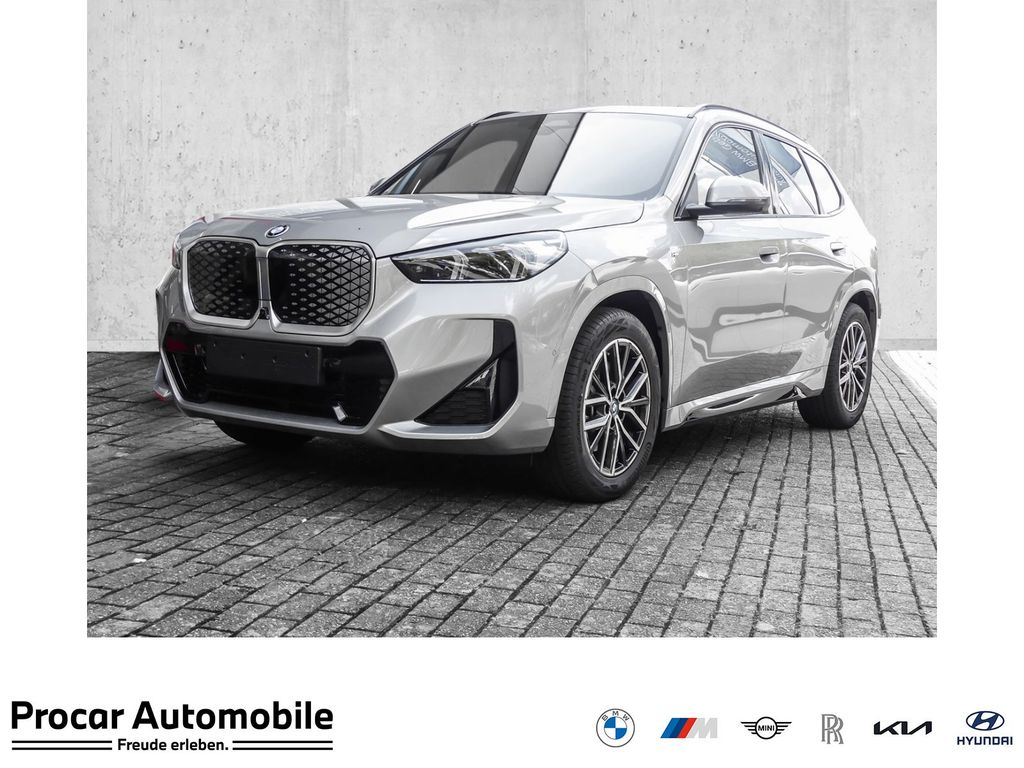BMW iX1