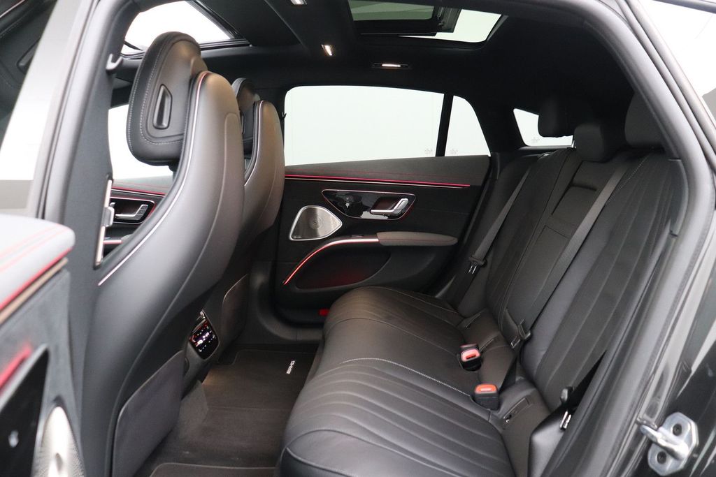 Mercedes-Benz EQS 2024