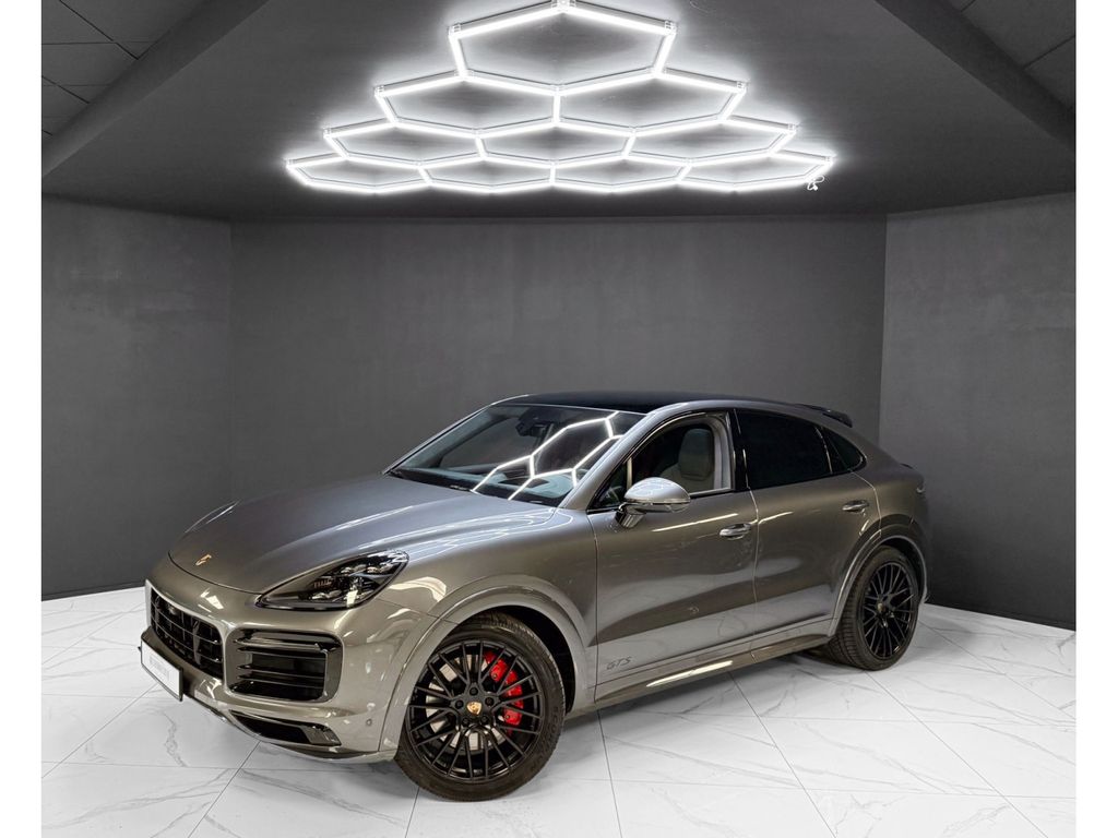 Porsche Cayenne 2021