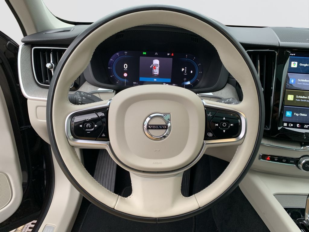 Volvo XC60 2022