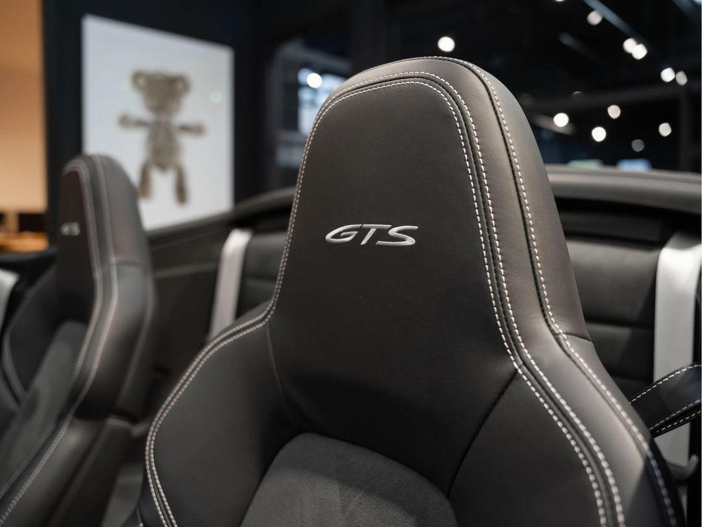 Porsche 992 2024
