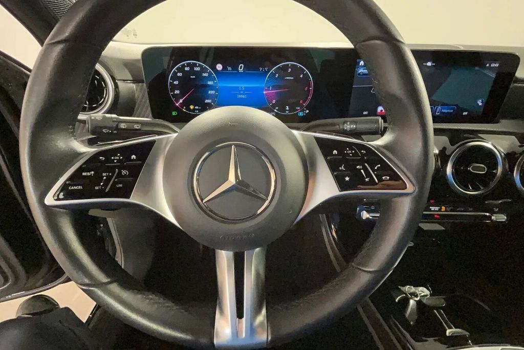 Mercedes-Benz A 180 2024