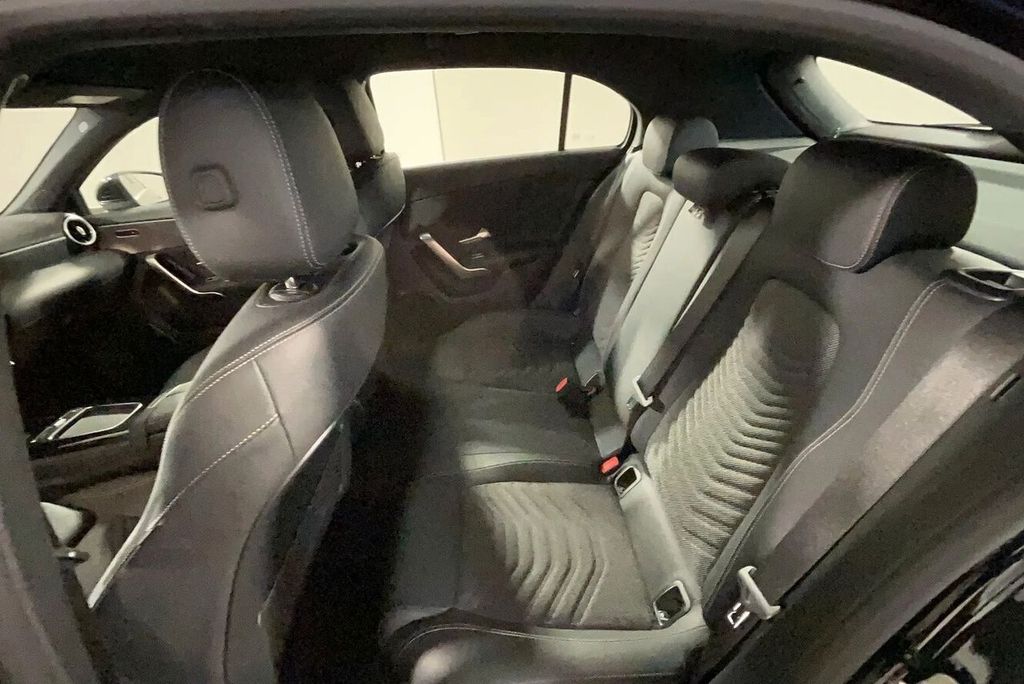 Mercedes-Benz A 180 2024