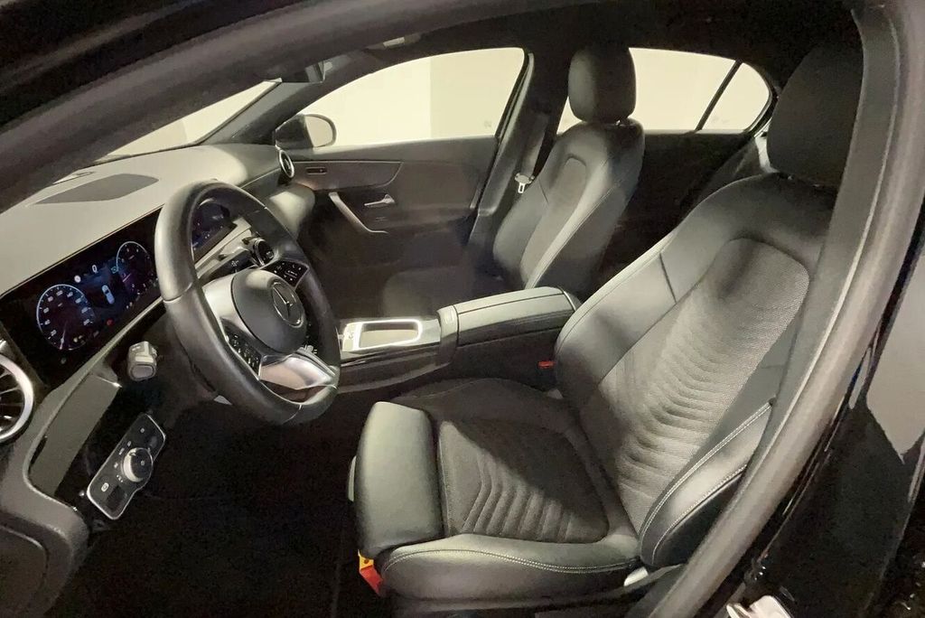 Mercedes-Benz A 180 2024