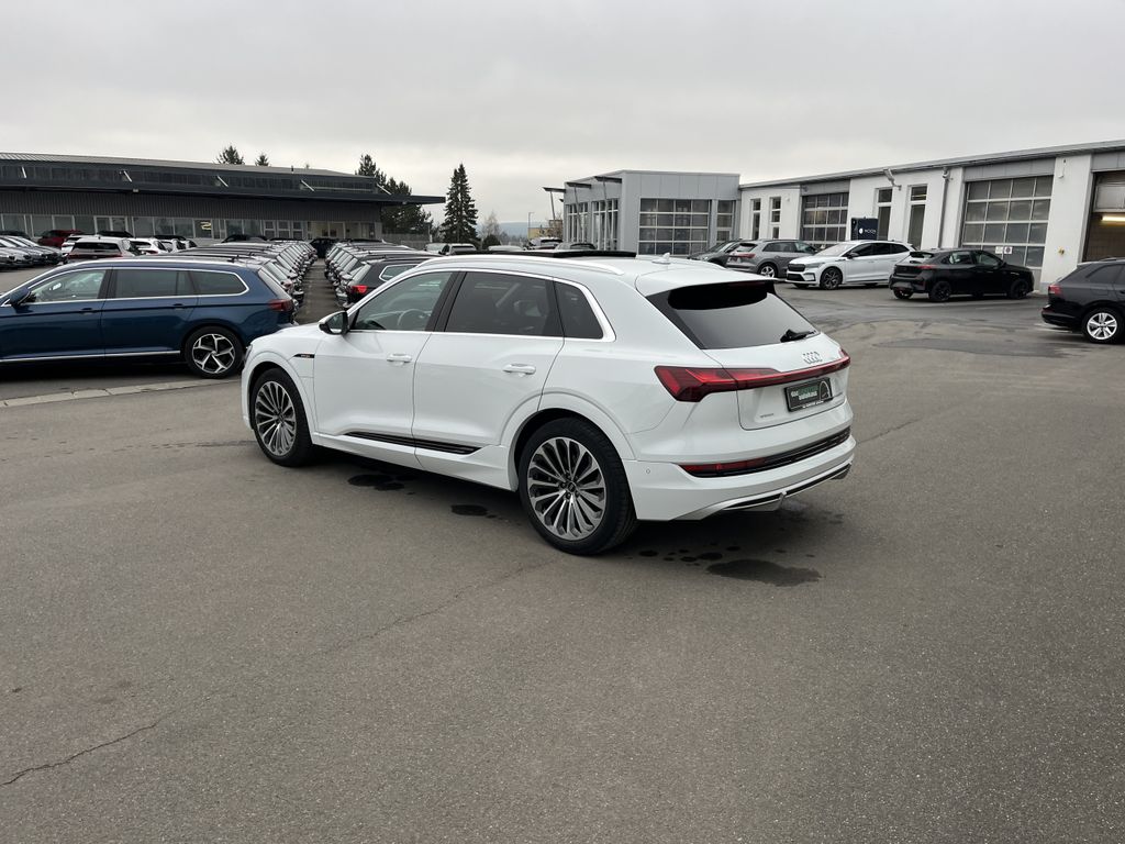 Audi e-tron 2022