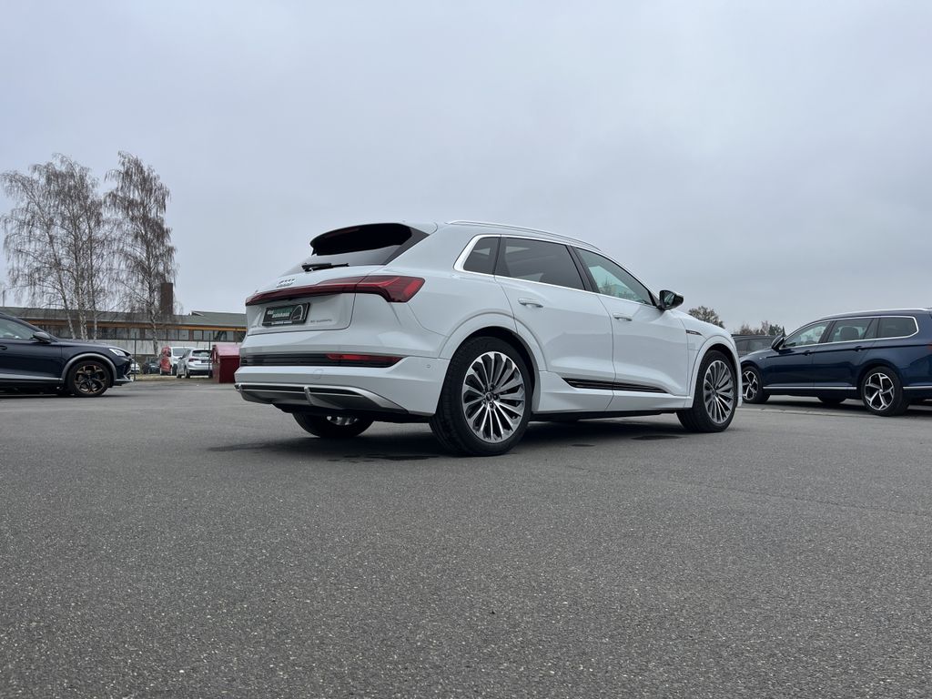 Audi e-tron 2022
