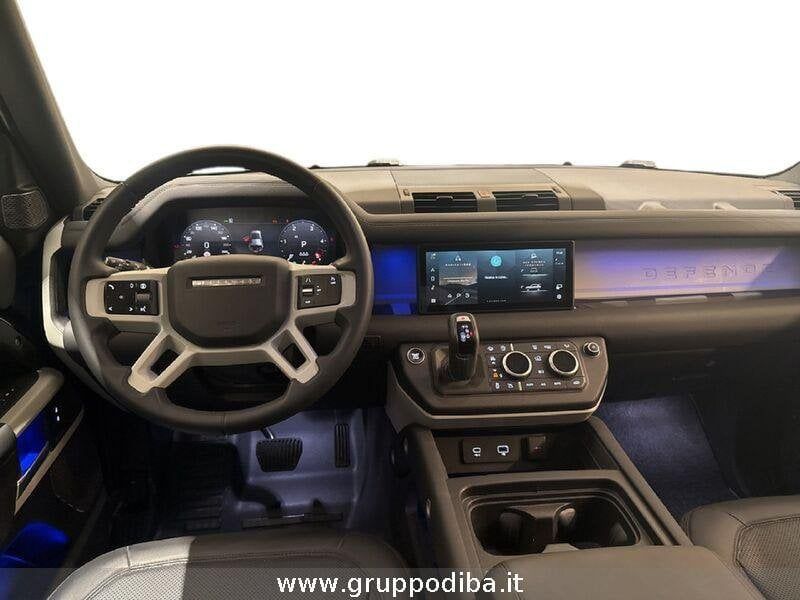 Land Rover Defender 2023