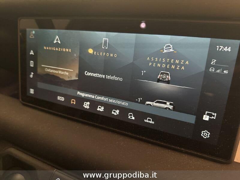 Land Rover Defender 2023