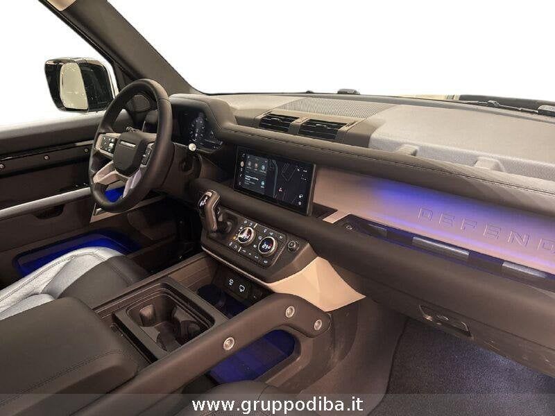 Land Rover Defender 2023