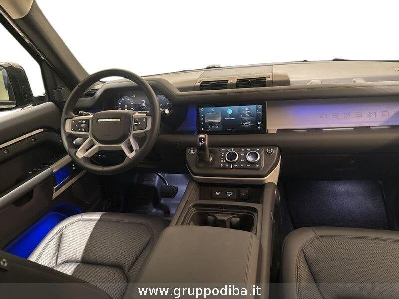 Land Rover Defender 2023