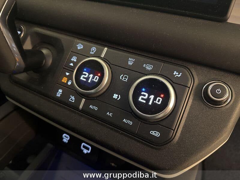 Land Rover Defender 2023