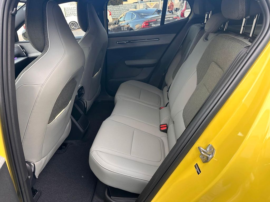 Volvo EX30 2025