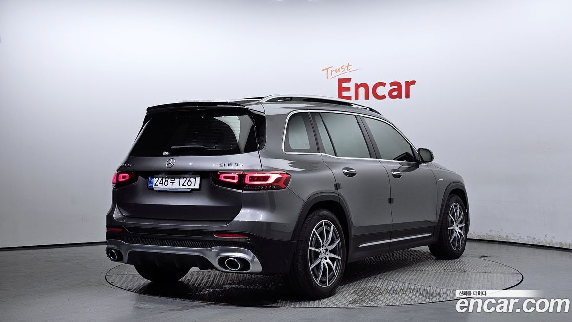 Mercedes-Benz GLB-Class 2023