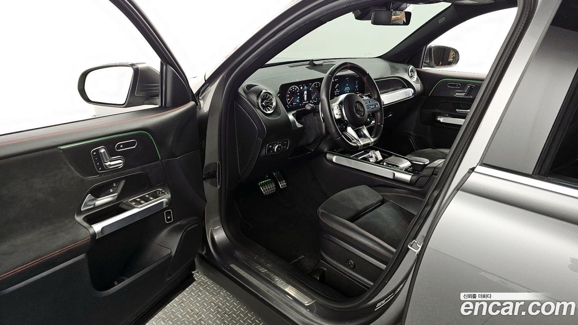 Mercedes-Benz GLB-Class 2023