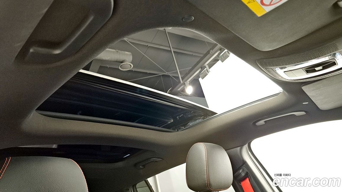 Mercedes-Benz GLB-Class 2023