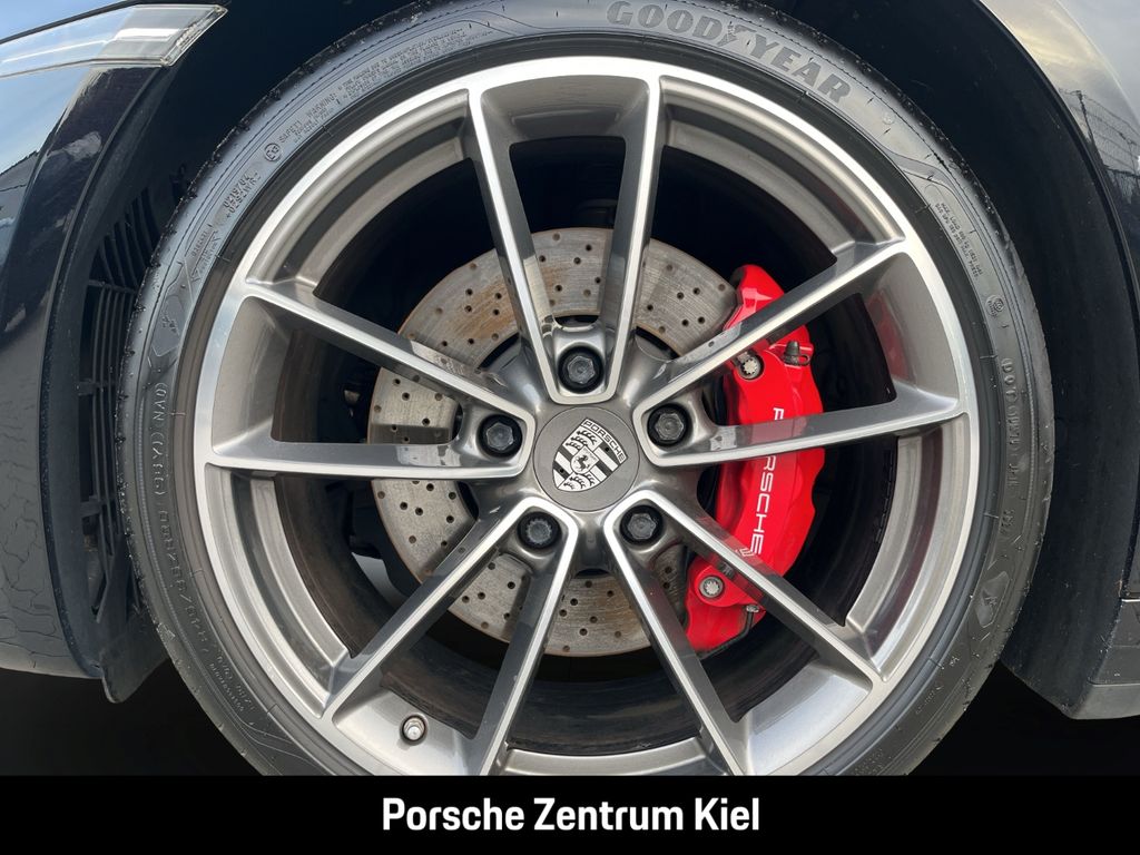 Porsche 992 2019