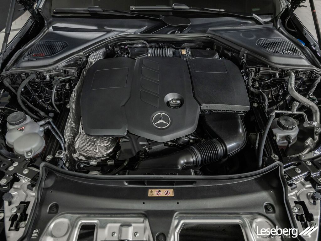 Mercedes-Benz E 220 2025