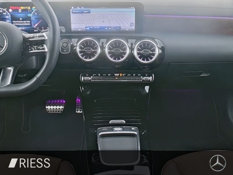 Mercedes-Benz CLA 180 2024