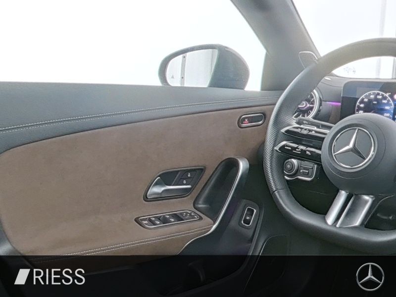 Mercedes-Benz CLA 180 2024