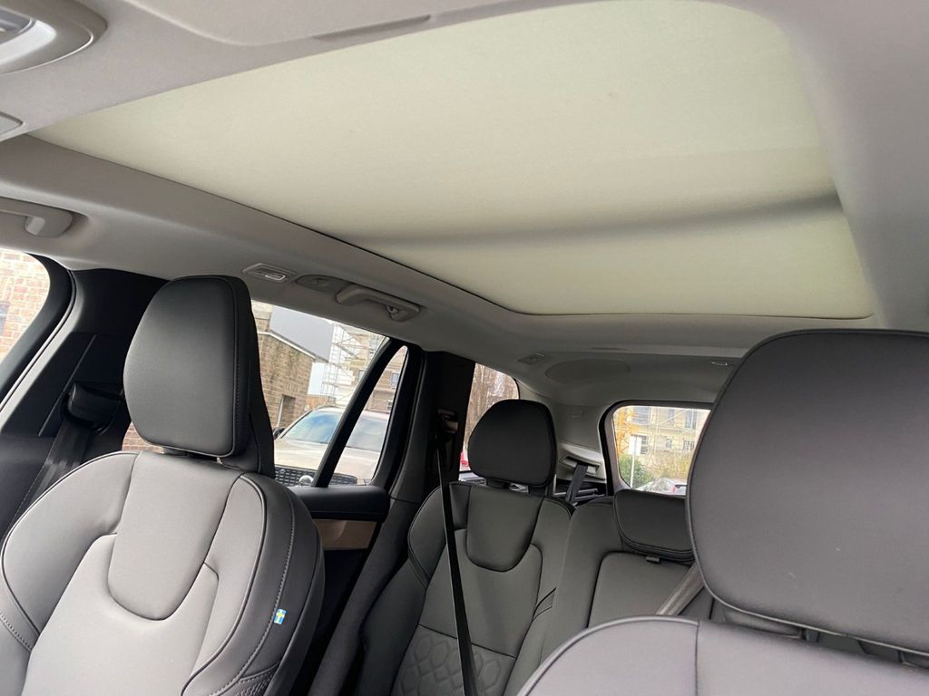 Volvo XC90 2025