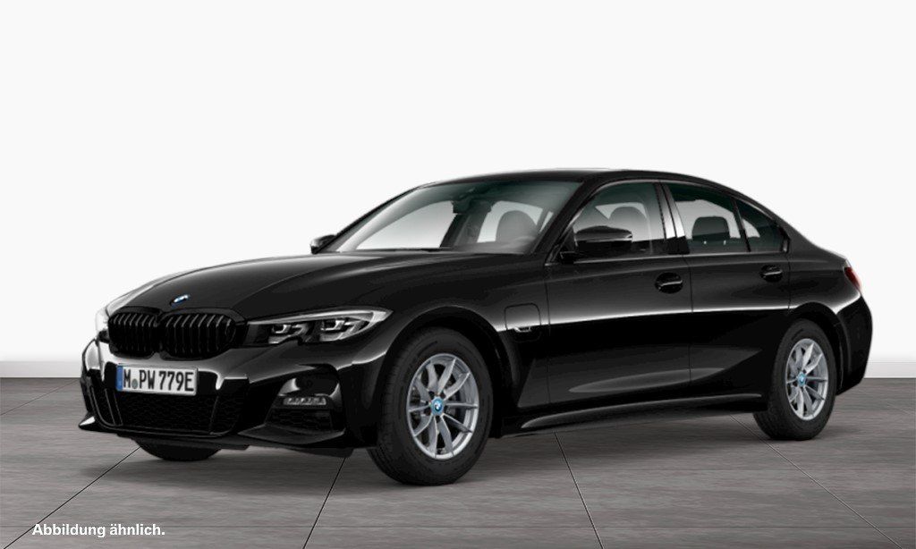 BMW 330 2022