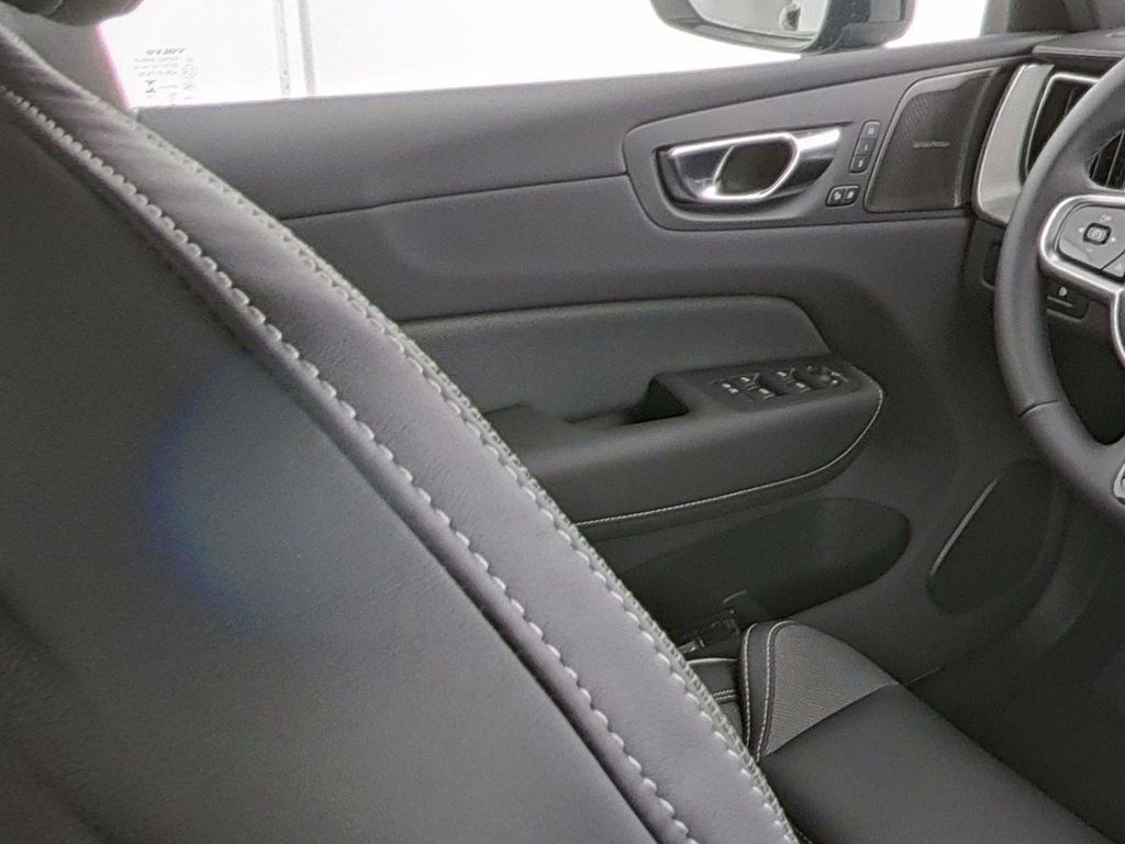 Volvo XC60 2025